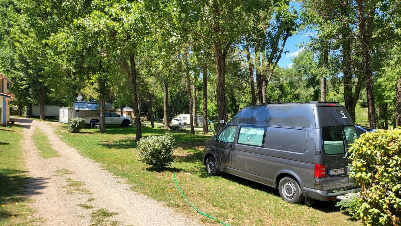 Camping De Graniers Monoblet Exteriér fotografie