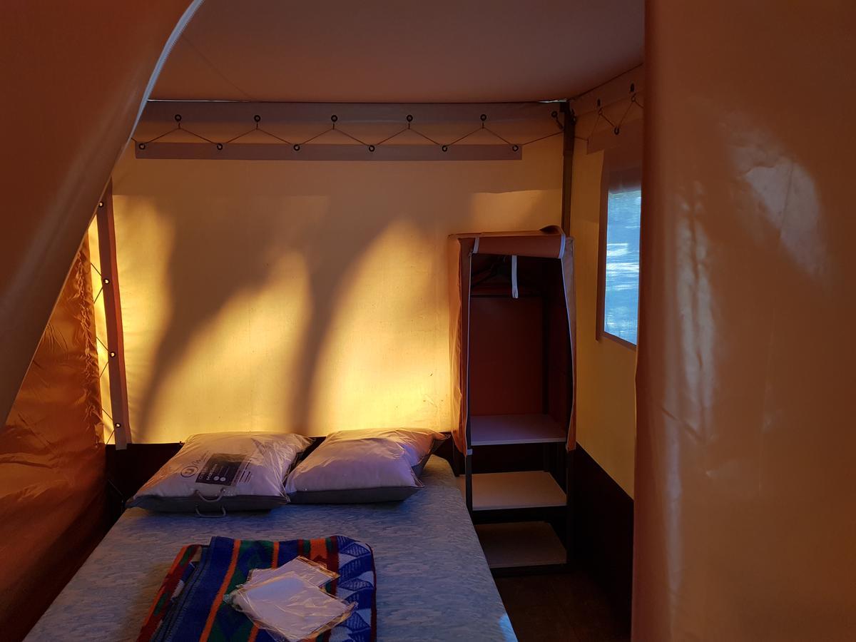 Camping De Graniers Monoblet Exteriér fotografie